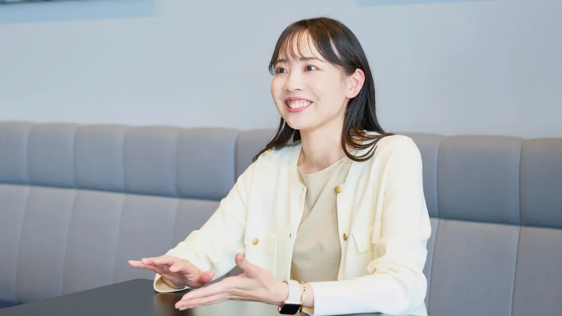 インタビューに応じるS.Fさん