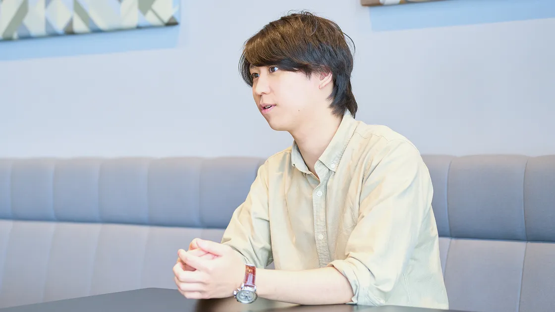 インタビューに応じるH.Tさん