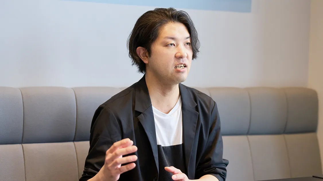 インタビューに応じるD.Iさん